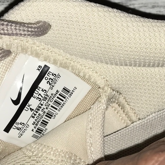 Nike Women’s Roshe One running, walking, athletic - Picture 7 of 7